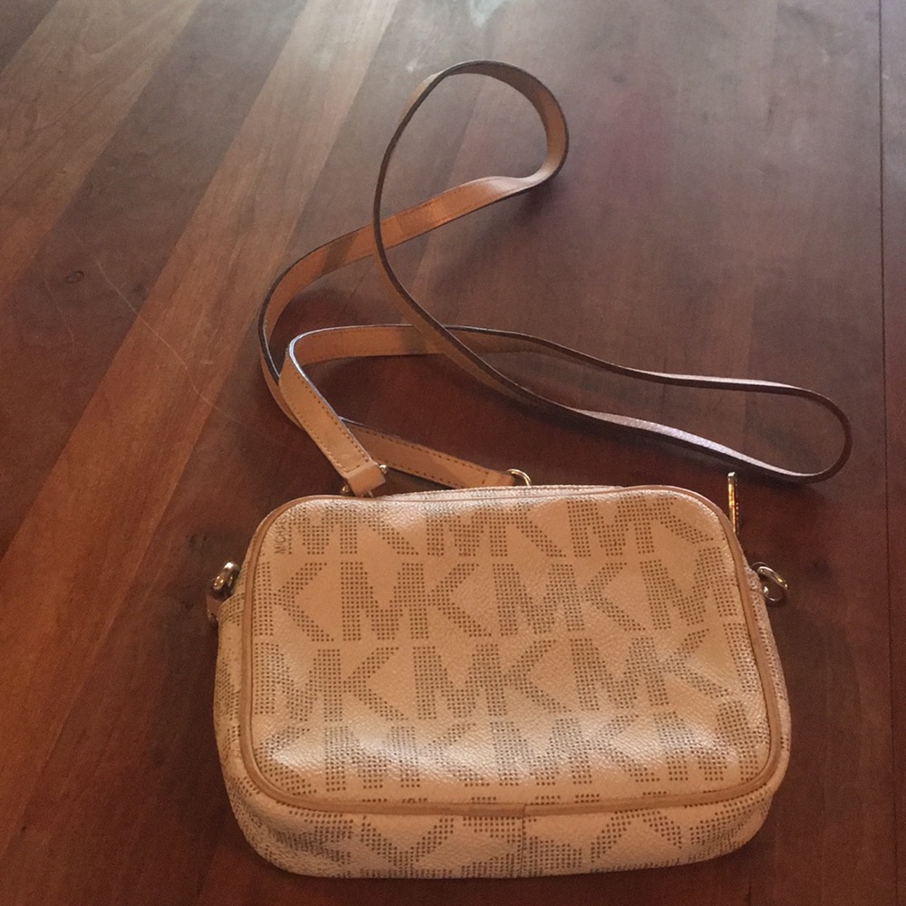 Michael Kors Crossbody - Picture 2 of 8
